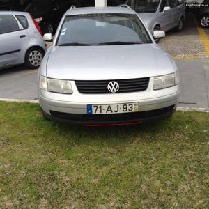 VW Passat 1.9 tdi 110 cv Fevereiro/98 - à venda - Ligeiros