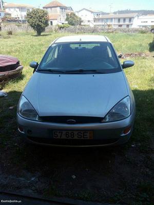 Ford Focus 1.8 tddi Junho/01 - à venda - Comerciais / Van,