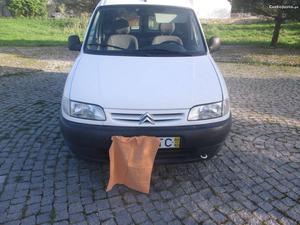 Citroën Berlingo 1.9 d com poucos kms Fevereiro/02 - à