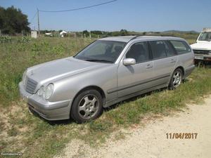 Mercedes-Benz E 220 cdi carrinha Outubro/01 - à venda -