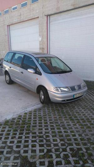 VW Sharan 6 lugares Janeiro/97 - à venda - Monovolume /