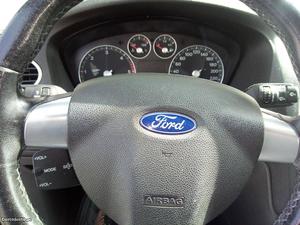 Ford Focus Focus cv Fevereiro/05 - à venda -