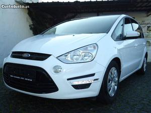 Ford S-Max Titanniun 140 CV 7L Agosto/12 - à venda -