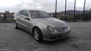 Mercedes-Benz C 220 sport coupe GPS Junho/05 - à venda -