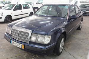 Mercedes-Benz E 200 D 200 Outubro/90 - à venda - Ligeiros