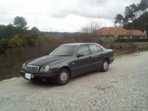 Mercedes-Benz E 220 CDI Março/99 - à venda - Ligeiros