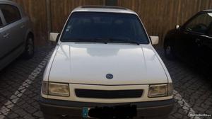 Opel Corsa passageiros Julho/80 - à venda - Ligeiros