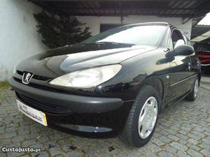 Peugeot 206 XR Presence Dezembro/09 - à venda - Ligeiros