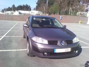 Renault Mégane II 1.4i 16V 5P Abril/03 - à venda -