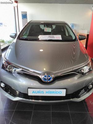 Toyota Auris Hybrid Dezembro/16 - à venda - Ligeiros