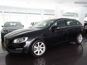 Volvo V60 D4 2.0 Momentum Agosto/14 - à venda - Ligeiros