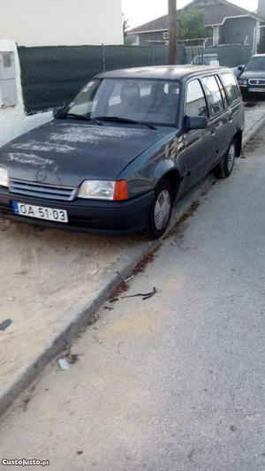 Opel Corsa 1.2 tudo em dia Junho/89 - à venda - Ligeiros