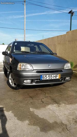 Renault Clio Oasis Setembro/96 - à venda - Ligeiros