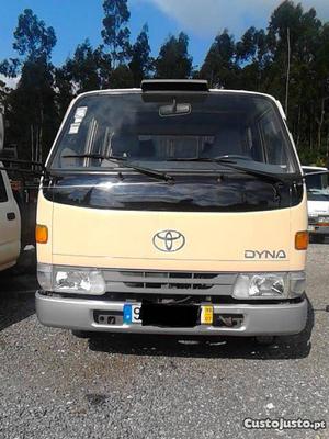 Toyota Dyna 150 cabine dupla Julho/99 - à venda -