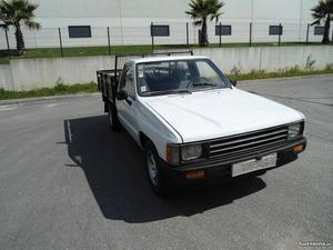 Toyota Hilux 4X2 Setembro/87 - à venda - Comerciais / Van,