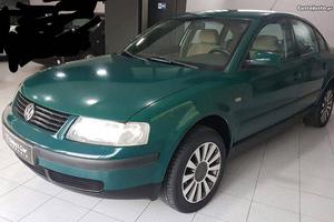 VW Passat tdi 110cv Novembro/98 - à venda - Ligeiros