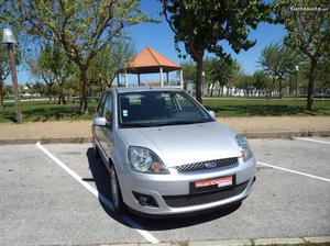 Ford Fiesta 1.4Tdci Kmts Janeiro/06 - à venda -