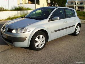 Renault Mégane 1.5 DCi - 5 Portas Maio/03 - à venda -