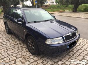 Skoda Octavia Elegance 4x4 Fevereiro/01 - à venda -