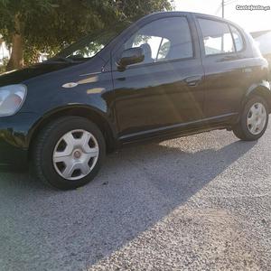 Toyota Yaris 1.0 luna 5p troco Maio/02 - à venda - Ligeiros