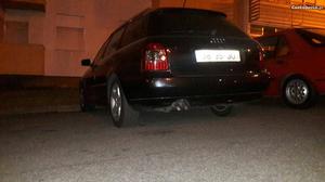 Audi A4 tdi Fevereiro/98 - à venda - Ligeiros Passageiros,