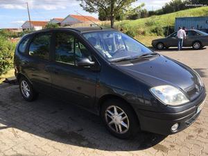 Renault Scénic Maio/02 - à venda - Monovolume / SUV,