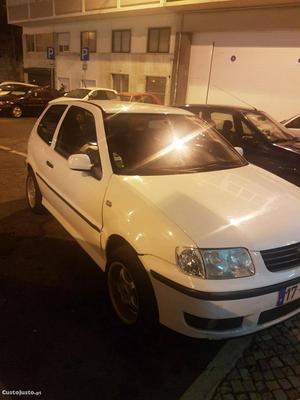 VW Polo 1.0 MPI 3 portas Julho/01 - à venda - Ligeiros