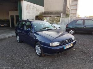 VW Polo Sw 1.4i 16v  Março/01 - à venda - Ligeiros