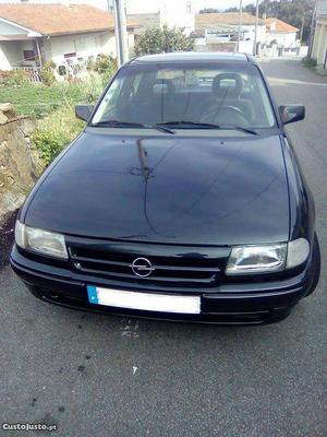 Opel Astra 1.4 i - GLS Abril/93 - à venda - Ligeiros