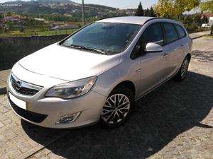 Opel Astra SportsTourer 1.7 Maio/12 - à venda - Ligeiros