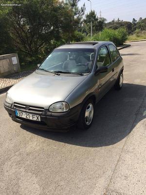 Opel Corsa 1.2 Novembro/96 - à venda - Ligeiros