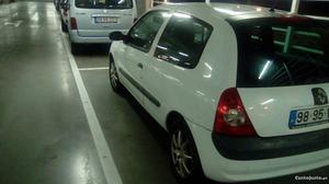 Renault Clio Novembro/03 - à venda - Comerciais / Van,