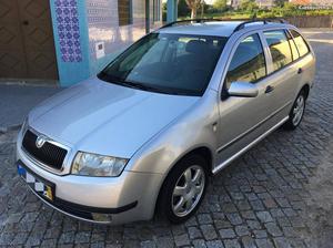 Skoda Fabia v Outubro/02 - à venda - Ligeiros