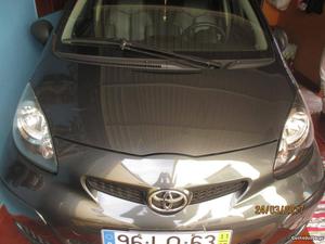 Toyota Aygo ÇITADINE Maio/11 - à venda - Ligeiros