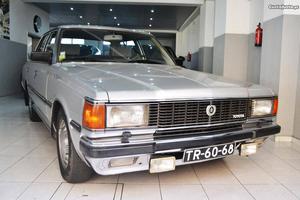 Toyota Crown cv) (5p) Fevereiro/82 - à venda -