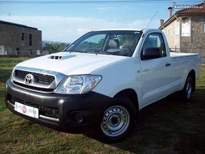 Toyota Hilux 4x2 de  Novembro/10 - à venda - Pick-up/
