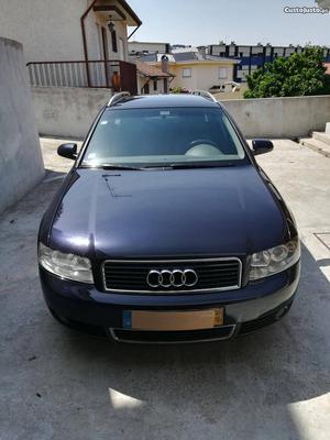 Audi A4 Avant Outubro/02 - à venda - Ligeiros Passageiros,