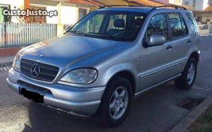 Mercedes-Benz ML 270 CDI Março/00 - à venda - Ligeiros