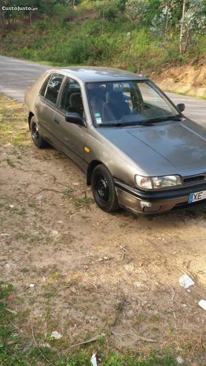 Nissan Sunny 1.4i direc assist Agosto/92 - à venda -