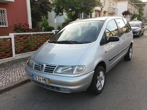 VW Sharan 1.9 TDI 7 Lugares Novembro/98 - à venda -