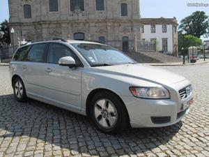 Volvo VD MOMENTUM 115 Dezembro/10 - à venda -