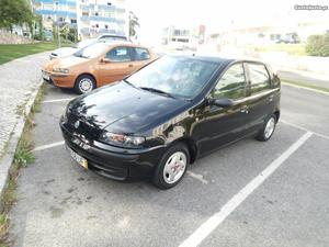 Fiat Punto 1.2 8v Outubro/02 - à venda - Ligeiros