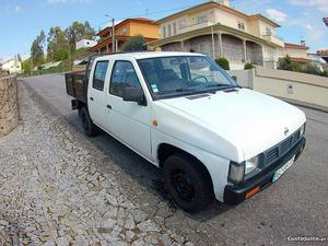 Nissan Pick Up 2.5D 5 lugares Janeiro/95 - à venda -