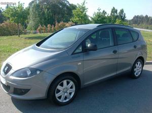 Seat Altea XL 1.4i com km Fevereiro/08 - à venda -