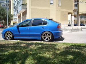 Seat Leon 1.9 TDI FR CX 6 Março/02 - à venda - Ligeiros