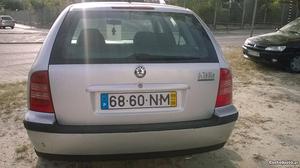 Skoda Octavia 1.6 sr Junho/99 - à venda - Ligeiros