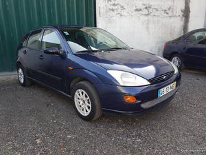 Ford Focus 1.4i 16v  Janeiro/99 - à venda - Ligeiros