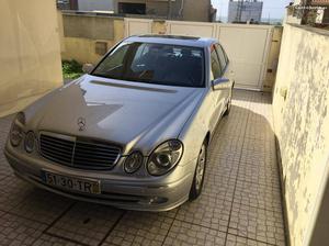 Mercedes-Benz E 270 Avantgard Junho/02 - à venda - Ligeiros