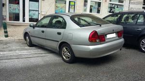 Mitsubishi Carisma Hatchback Julho/98 - à venda - Ligeiros