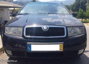 Skoda Fabia 1.4 Confort Break Abril/01 - à venda - Ligeiros